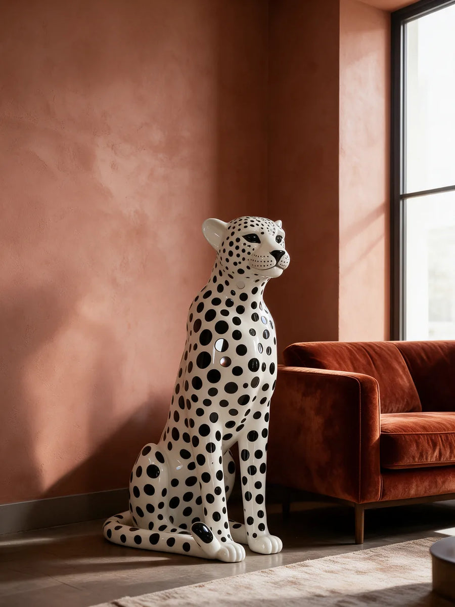 Spotted Cheetah: Living room